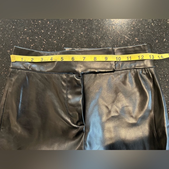 NWT House of Harlow Black Vegan Leather Crop Bra Top and Shorts Set 2 - Picture 10 of 15